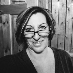 Meet your Posher, Crystal